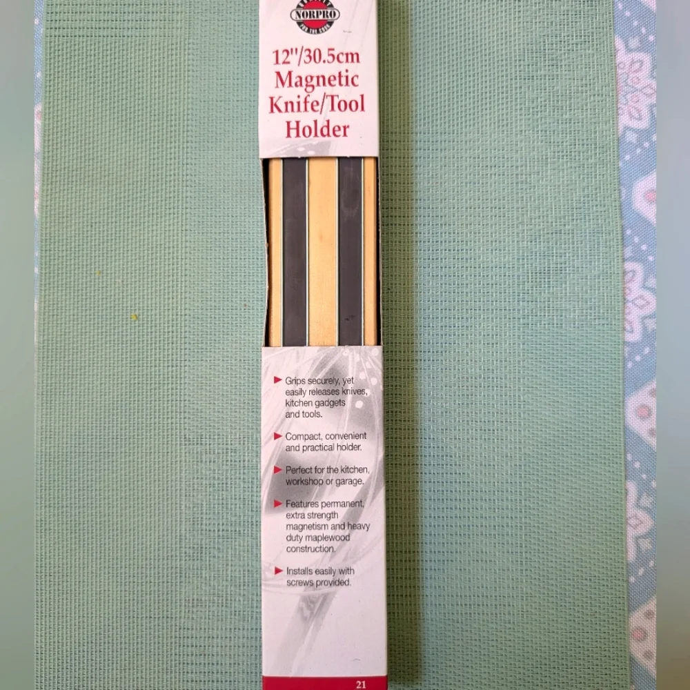 Magnetic Knife Holder Wood NEW Mounts to a Surface